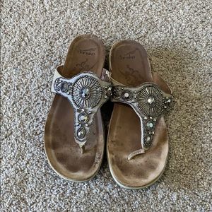 Dansko women’s Sandals SOLD. Do not buy
